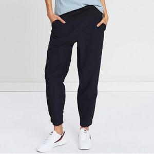 Happy hike studio pants black xs